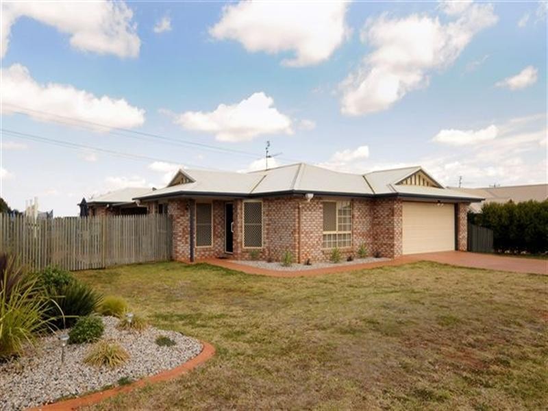 5 Degan Court, Highfields QLD 4352