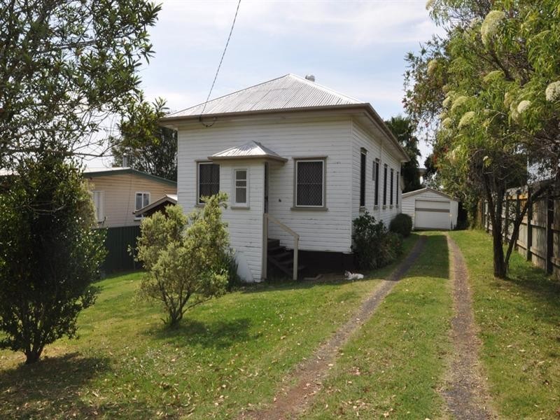 6 Hillview Avenue, Newtown QLD 4350