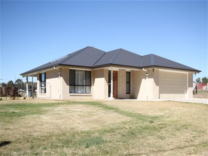 106 Jones Road, Withcott QLD 4352