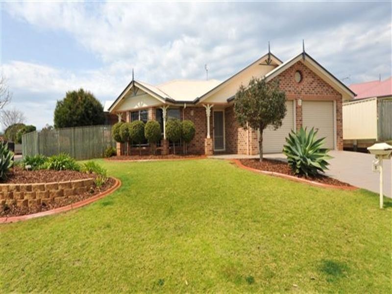 11 Dahlia Court, Middle Ridge QLD 4350