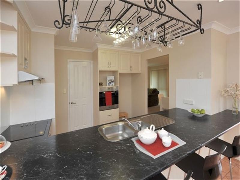 11 Dahlia Court, Middle Ridge QLD 4350