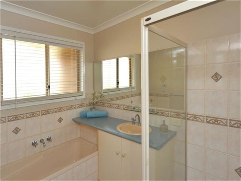 11 Dahlia Court, Middle Ridge QLD 4350