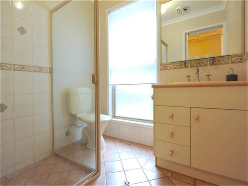 11 Dahlia Court, Middle Ridge QLD 4350