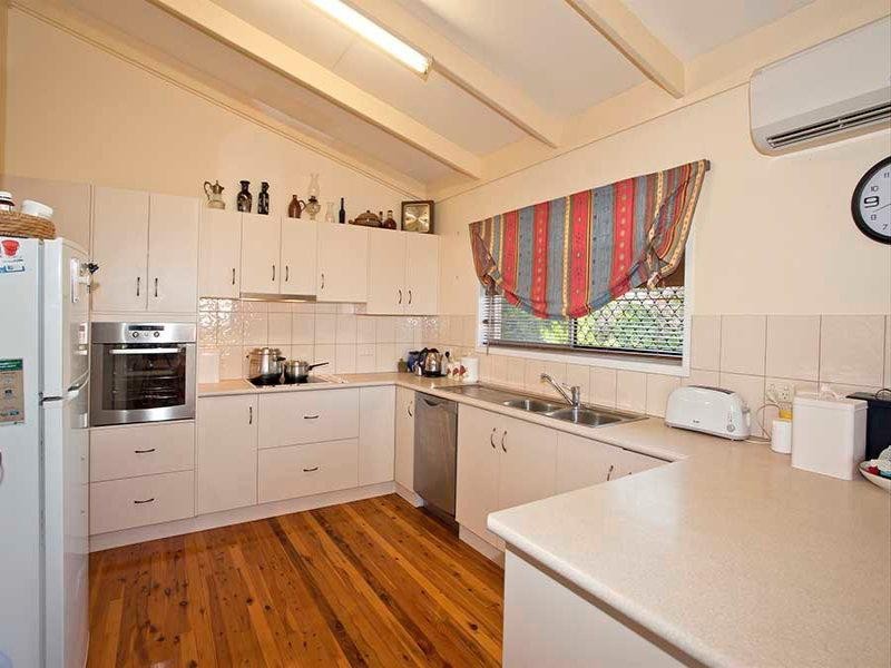 1 Bond Court, Darling Heights QLD 4350