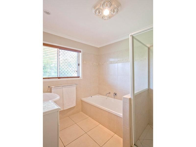 1 Bond Court, Darling Heights QLD 4350