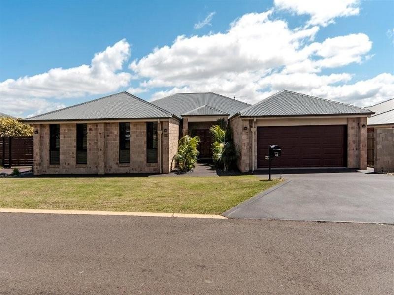 22 Kingfisher Close, Highfields QLD 4352