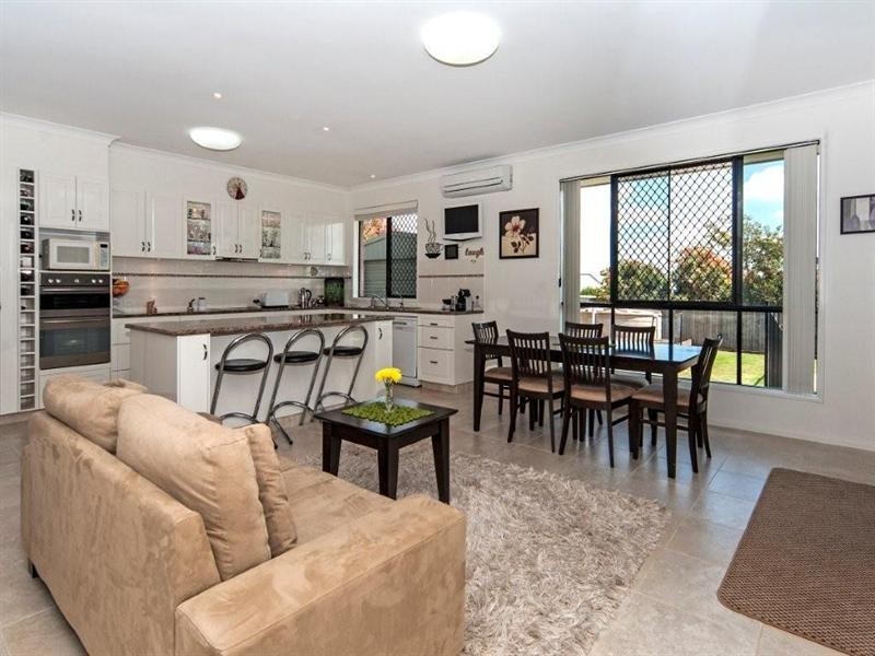 22 Kingfisher Close, Highfields QLD 4352