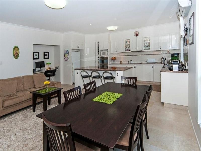 22 Kingfisher Close, Highfields QLD 4352