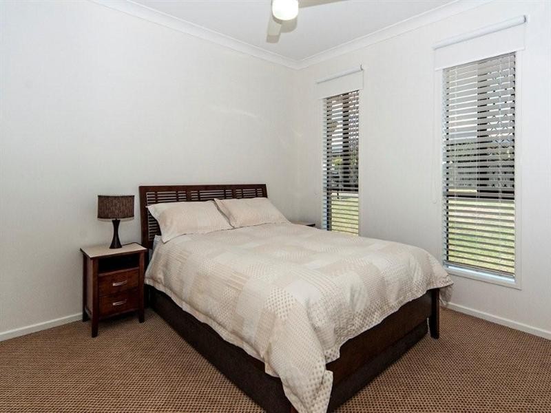 22 Kingfisher Close, Highfields QLD 4352