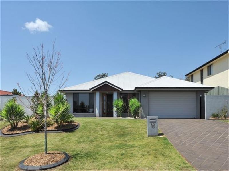 12 Banksdale Drive, Middle Ridge QLD 4350