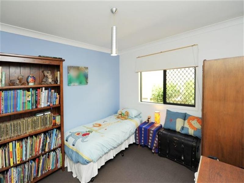 12 Banksdale Drive, Middle Ridge QLD 4350