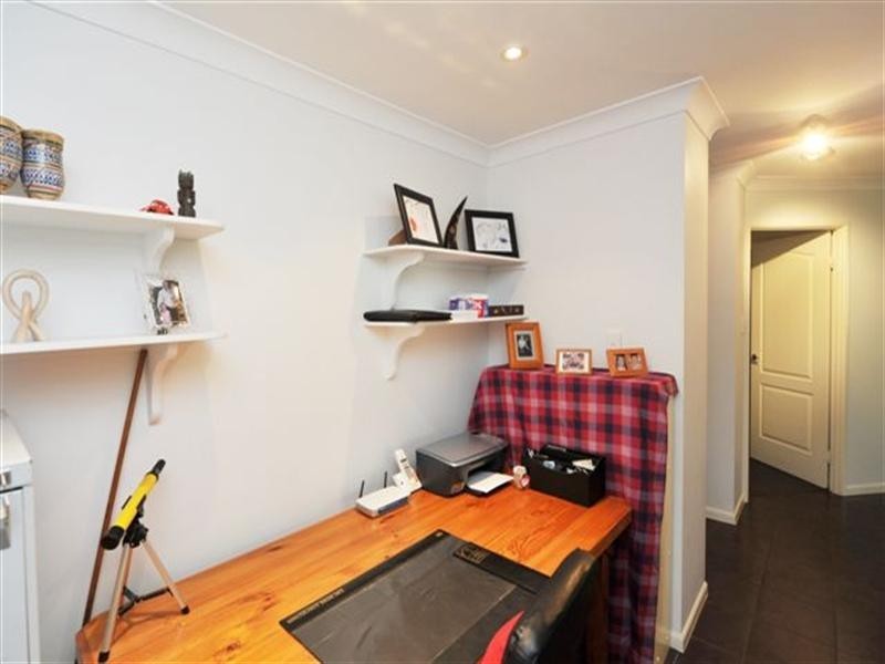 12 Banksdale Drive, Middle Ridge QLD 4350