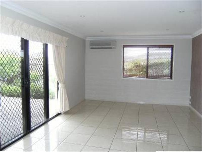 Unit 1/30 Hoepper Street, Kearneys Spring QLD 4350