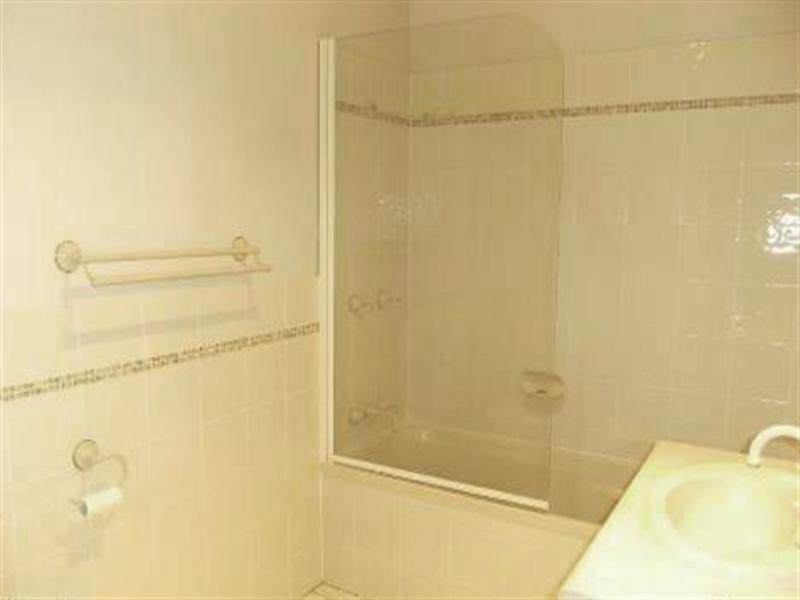 Unit 1/30 Hoepper Street, Kearneys Spring QLD 4350