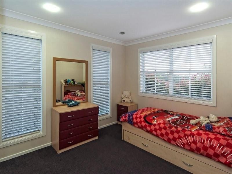 2B Mackenzie Street, Mount Lofty QLD 4350