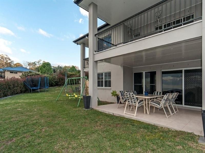 2B Mackenzie Street, Mount Lofty QLD 4350