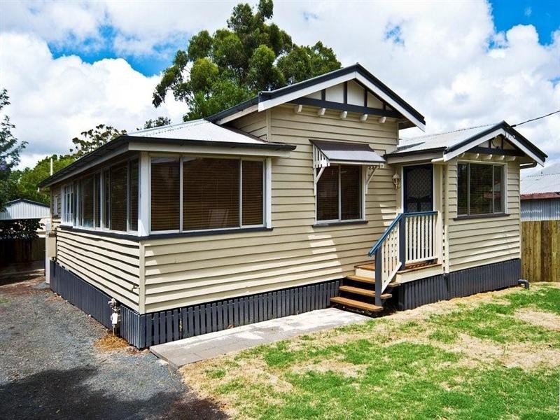 14 Sidney Street, North Toowoomba QLD 4350