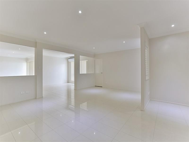 15 Rubie Court, Westbrook QLD 4350