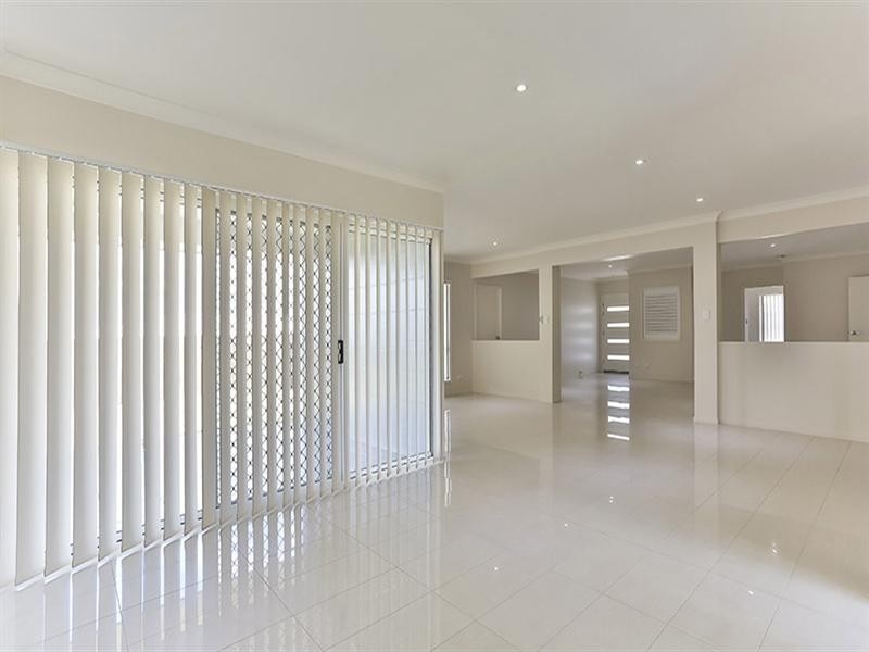 15 Rubie Court, Westbrook QLD 4350