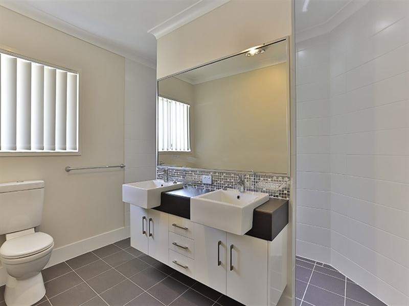 15 Rubie Court, Westbrook QLD 4350