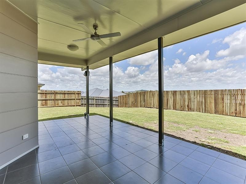 15 Rubie Court, Westbrook QLD 4350