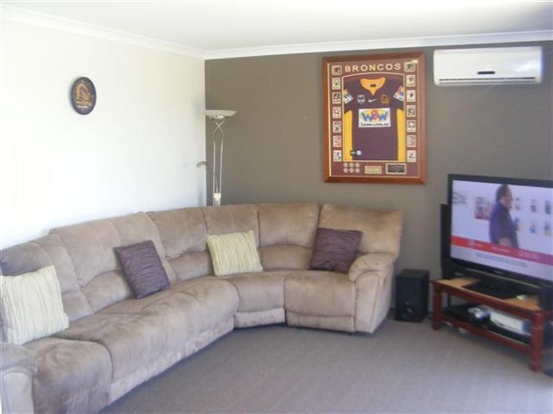 4 Debbie Court, Oakey QLD 4401