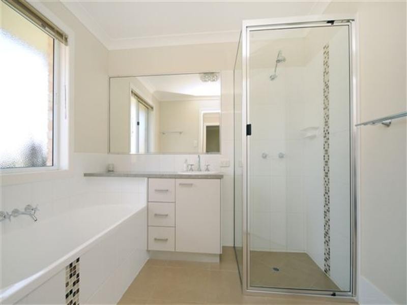 8 Mountview Court, Highfields QLD 4352