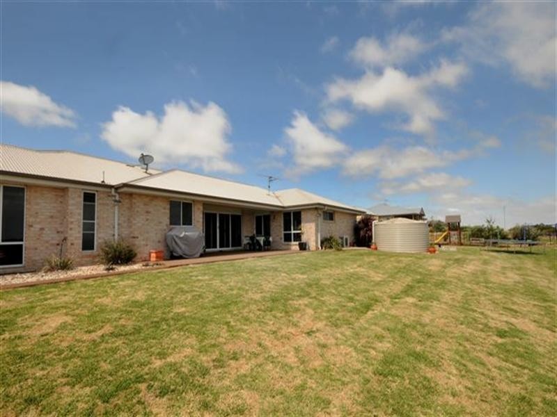 8 Mountview Court, Highfields QLD 4352