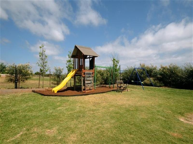 8 Mountview Court, Highfields QLD 4352
