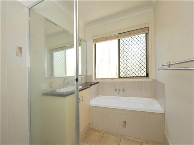 Unit 5/242 Mackenzie Street, Rangeville QLD 4350