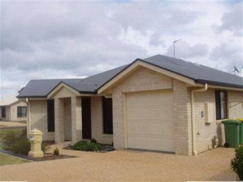 5 Meagan Close, Kearneys Spring QLD 4350