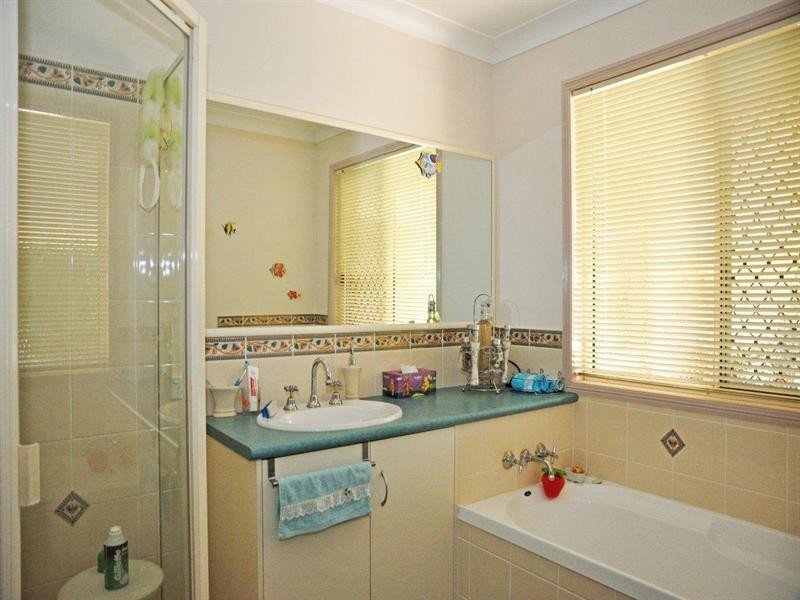 1 Arcadia Court, Highfields QLD 4352