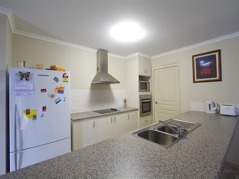 8 Debbie Court, Oakey QLD 4401