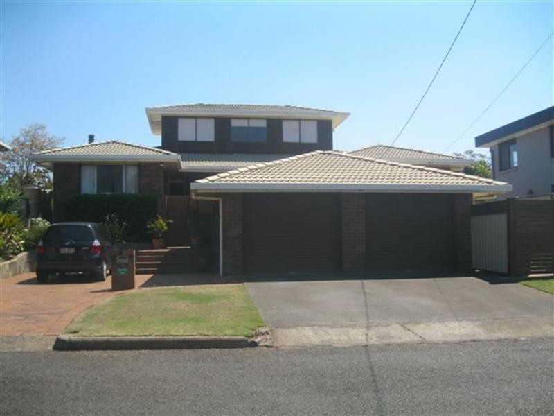 9 Bingara Street, Mount Lofty QLD 4350