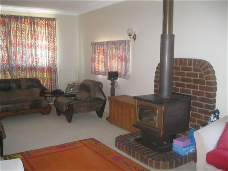 9 Bingara Street, Mount Lofty QLD 4350