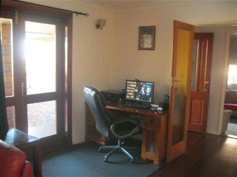 9 Bingara Street, Mount Lofty QLD 4350