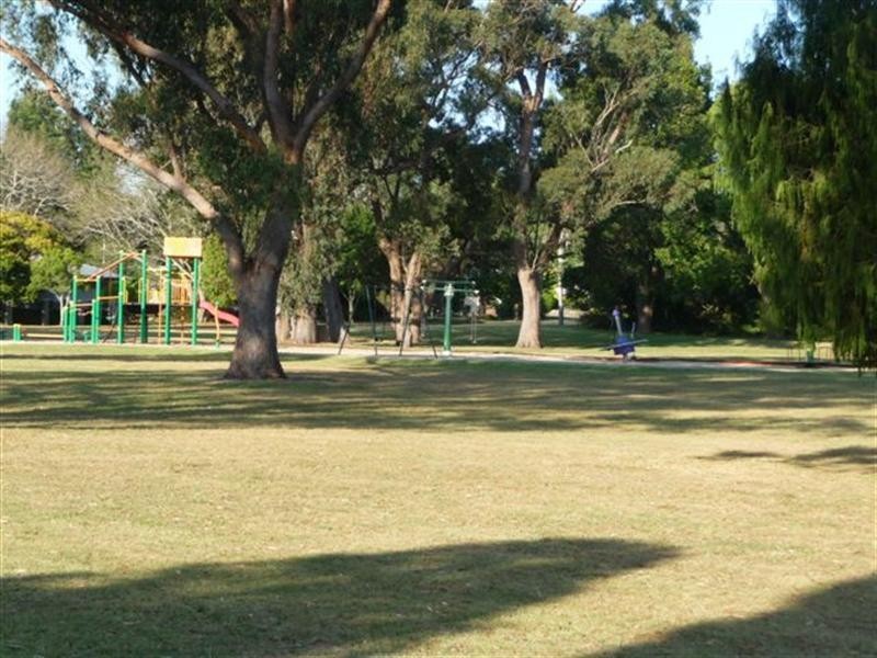 32 Maker Street, Rangeville QLD 4350