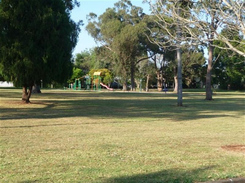 32 Maker Street, Rangeville QLD 4350