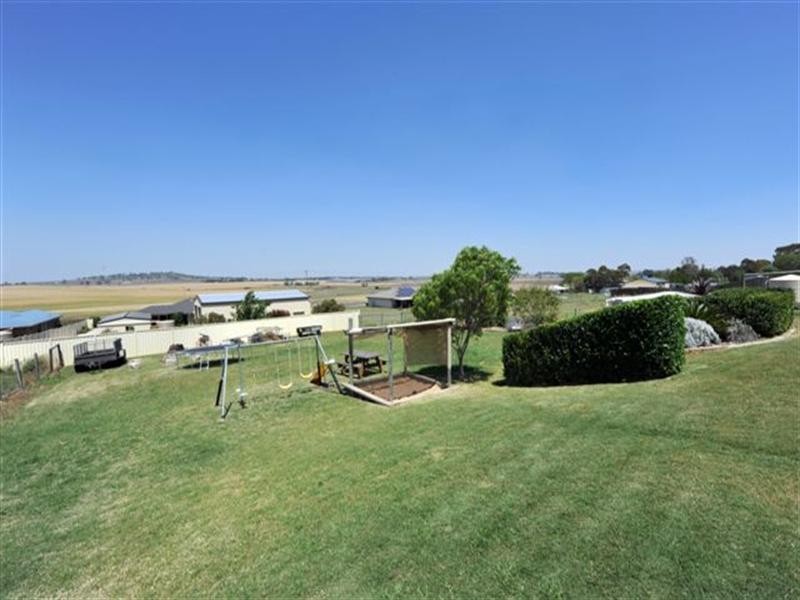 37 Catherine Crescent, Kingsthorpe QLD 4400