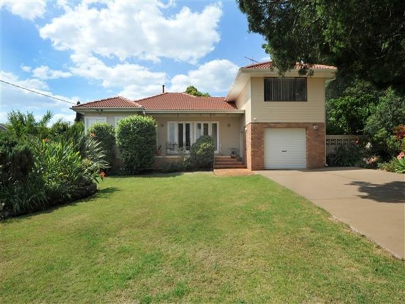 15 Ipswich Street, East Toowoomba QLD 4350
