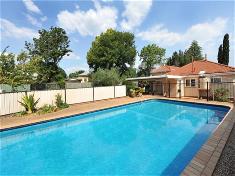 15 Ipswich Street, East Toowoomba QLD 4350