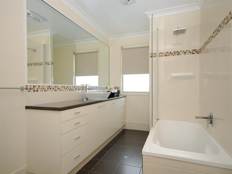 14 Barton Court, Highfields QLD 4352