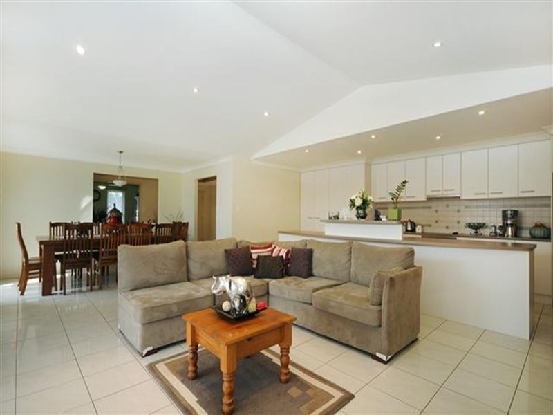 15 Mitchell Road, Highfields QLD 4352