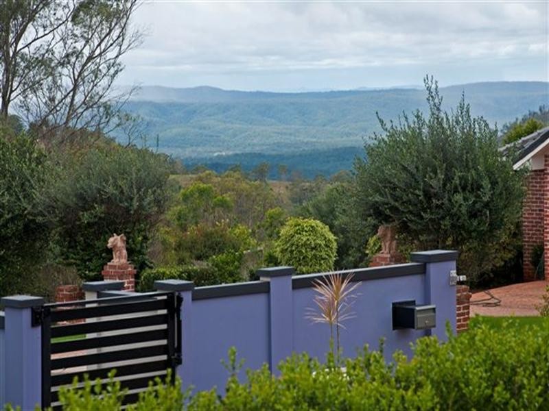 1 Hull Court, Highfields QLD 4352