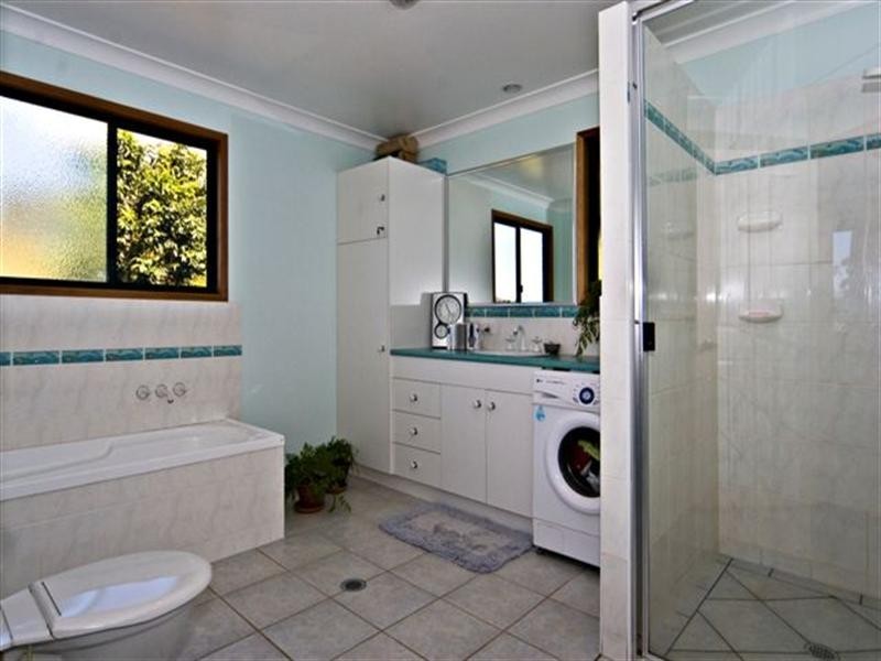 3143 Esk-Hampton Road, Ravensbourne QLD 4352