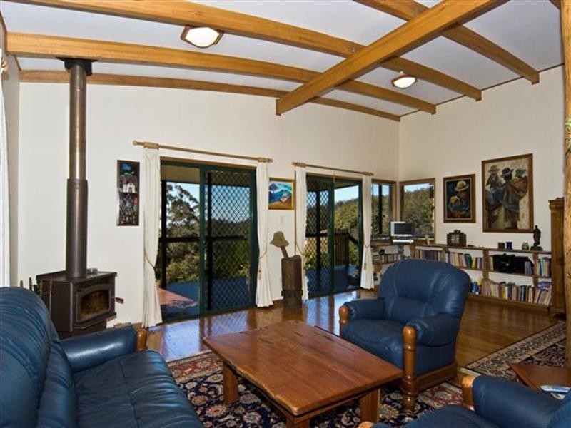 3143 Esk-Hampton Road, Ravensbourne QLD 4352