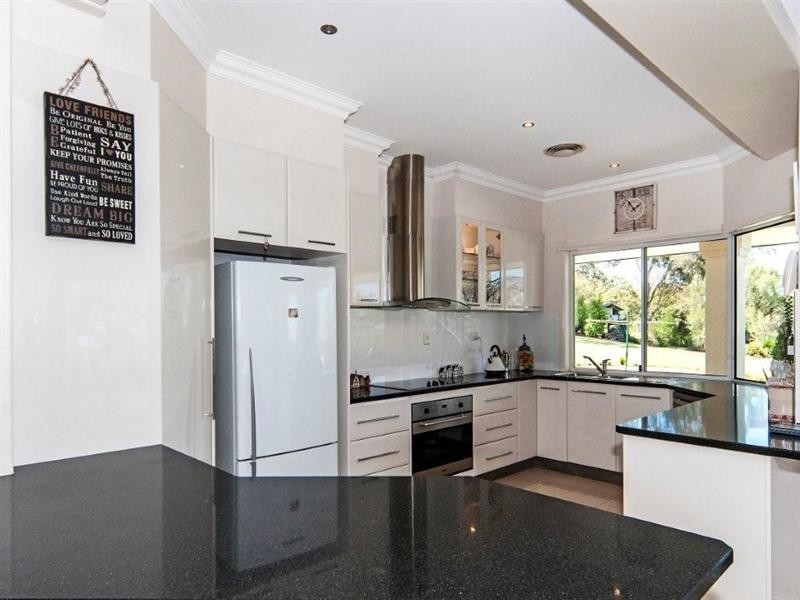 8 Meharry Court, Spring Bluff QLD 4352