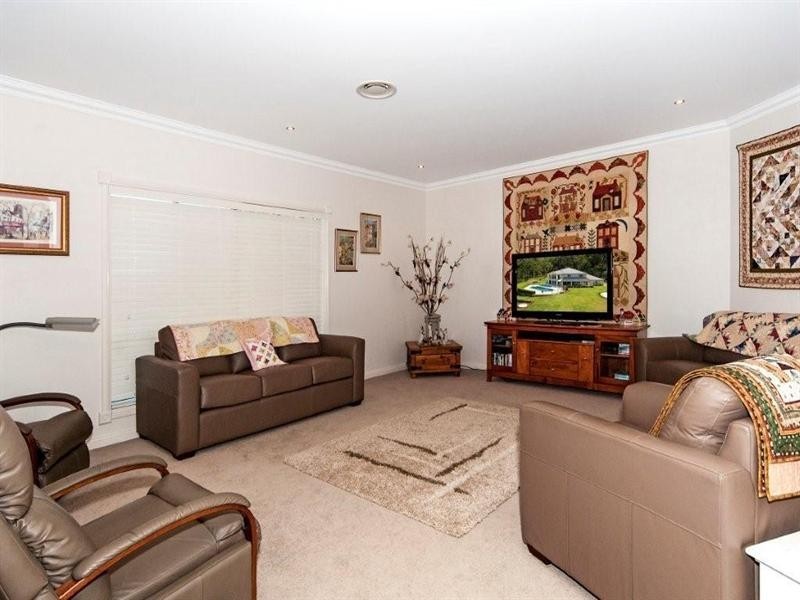 8 Meharry Court, Spring Bluff QLD 4352