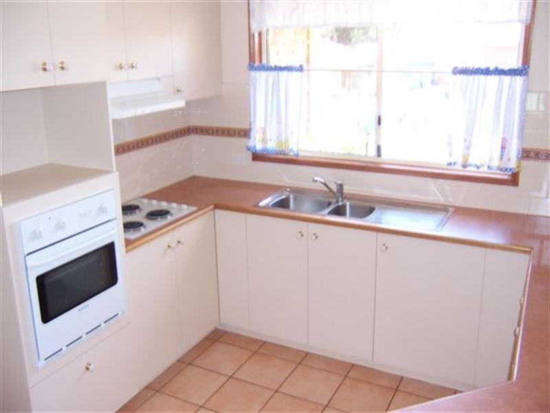 2 Willem Close, Middle Ridge QLD 4350