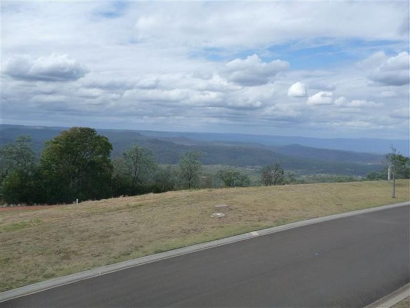 8 Skye Court, Prince Henry Heights QLD 4350